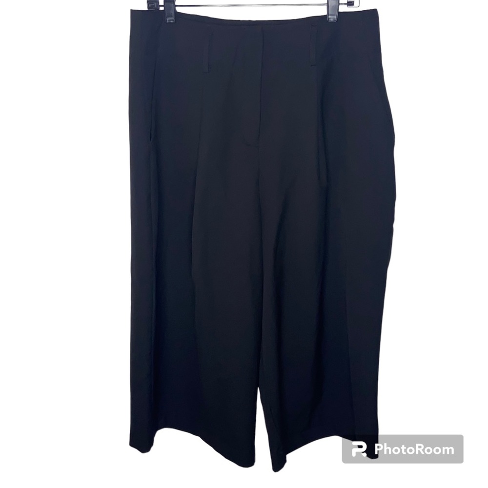 Boohoo Capris Women’s 10 Black Wide Leg Flat Front Belt Loops Zipper Pockets